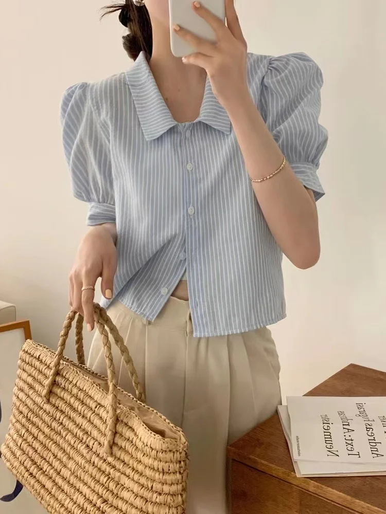 Retro Style Short Sleeve Shirt Women's Vintage Design Sensation Doll Collar Single Button Striped Shirt Age Reduction Summer ...
Retro Style Short Sleeve Shirt Women's Vintage Design Sensation Doll Collar Single Button Striped Shirt Age Reduction Summer ...