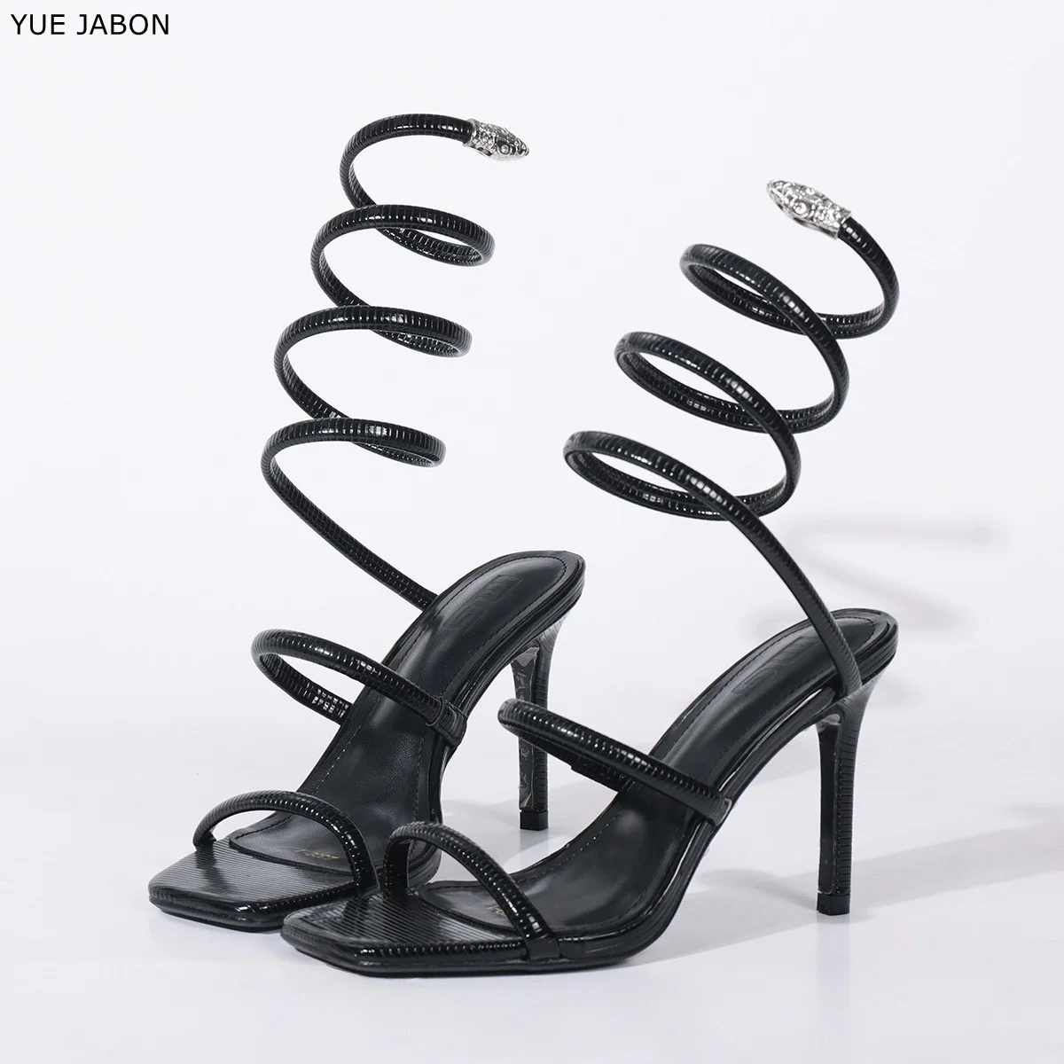 Черные летние ботинки-сапоги с кристаллами и ремешками в виде змеиной кожи, женская обувь, модные босоножки на тонком каблуке с ремешком на щиколотке
Черные летние ботинки-сапоги с кристаллами и ремешками в виде змеиной кожи, женская обувь, модные босоножки на тонком каблуке с ремешком на щиколотке