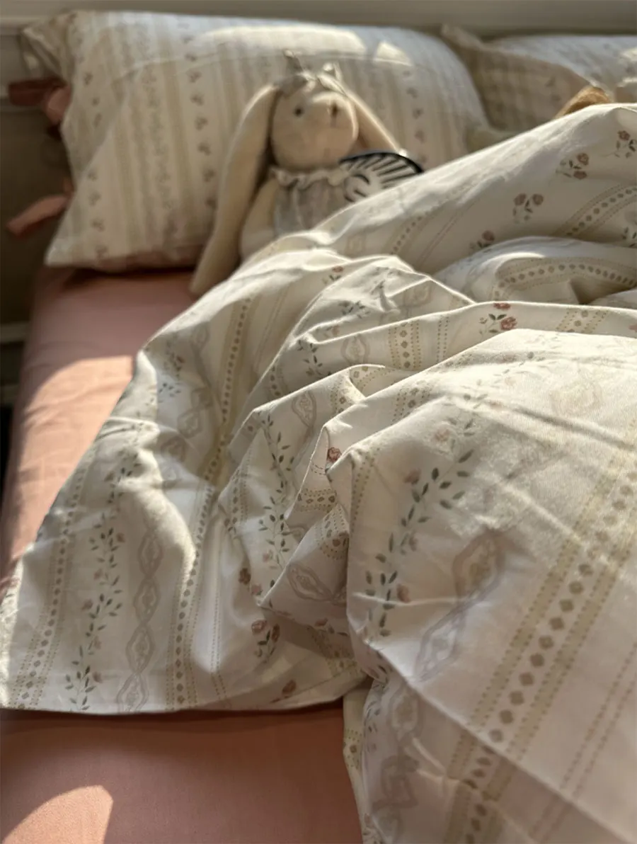 Elegant french floral geometric bedding set,twin full queen king country cotton home textile bed sheet pillow case quilt cover
Elegant french floral geometric bedding set,twin full queen king country cotton home textile bed sheet pillow case quilt cover