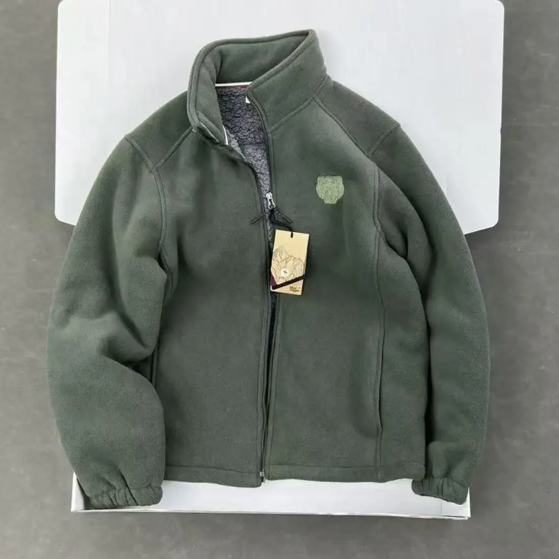 Теплая куртка с капюшоном на флисовой подкладке для пар, молодежная, модная, в городском стиле, из полиэфирного волокна, с длинными рукавами, на молнии, верхняя одежда
Теплая куртка с капюшоном на флисовой подкладке для пар, молодежная, модная, в городском стиле, из полиэфирного волокна, с длинными рукавами, на молнии, верхняя одежда