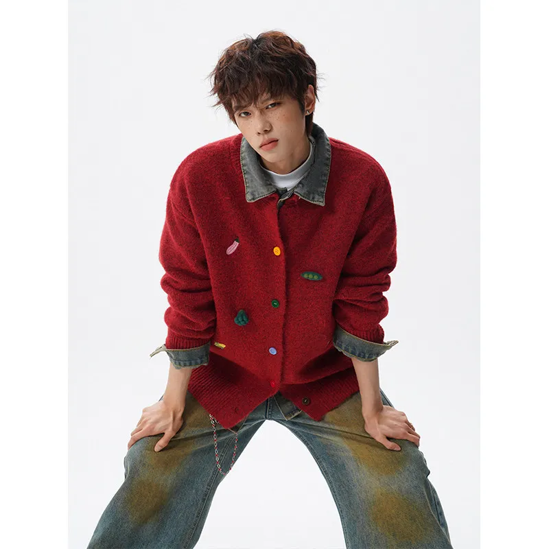 Весна 2026: Красный вязаный кардиган с вышивкой, мужской повседневный свободный удобный свитер с вышивкой в стиле Луи Ярд
Весна 2026: Красный вязаный кардиган с вышивкой, мужской повседневный свободный удобный свитер с вышивкой в стиле Луи Ярд
