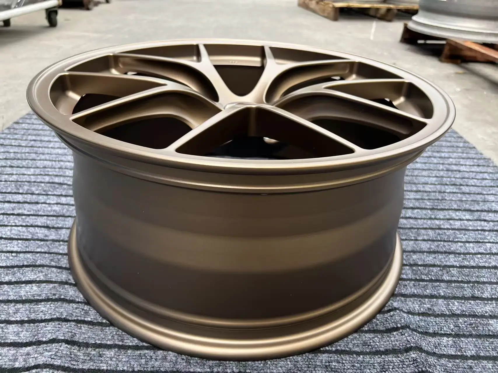 for High Quality Lightweight Forged Concave Aluminum Alloy 15-32 Inch Car Fit OEM Support Wheel Hub
for High Quality Lightweight Forged Concave Aluminum Alloy 15-32 Inch Car Fit OEM Support Wheel Hub