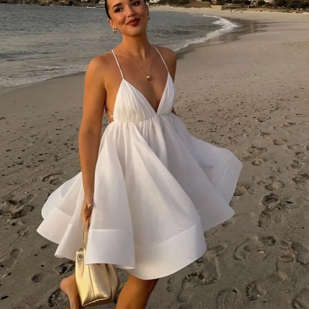 New European and American women's summer fashion French resort-style deep backless V-neck camisole dress
New European and American women's summer fashion French resort-style deep backless V-neck camisole dress