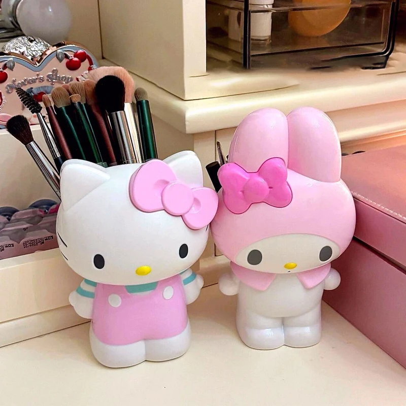 Anime Hello Kitty Pen Holder Melody Makeup Brush Storage KT Cat Holder Desktop Decorative Storage Bucket Birthday Ornament Gifts
Anime Hello Kitty Pen Holder Melody Makeup Brush Storage KT Cat Holder Desktop Decorative Storage Bucket Birthday Ornament Gifts