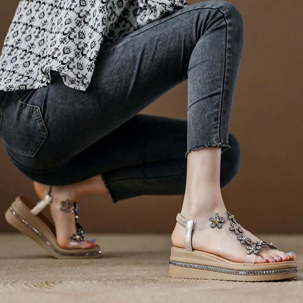 Women's Bohemian Rhinestone Wedge Sandals, Elastic Ankle Strap Transparent Platform Shoes, Casual Summer Wear
Women's Bohemian Rhinestone Wedge Sandals, Elastic Ankle Strap Transparent Platform Shoes, Casual Summer Wear
