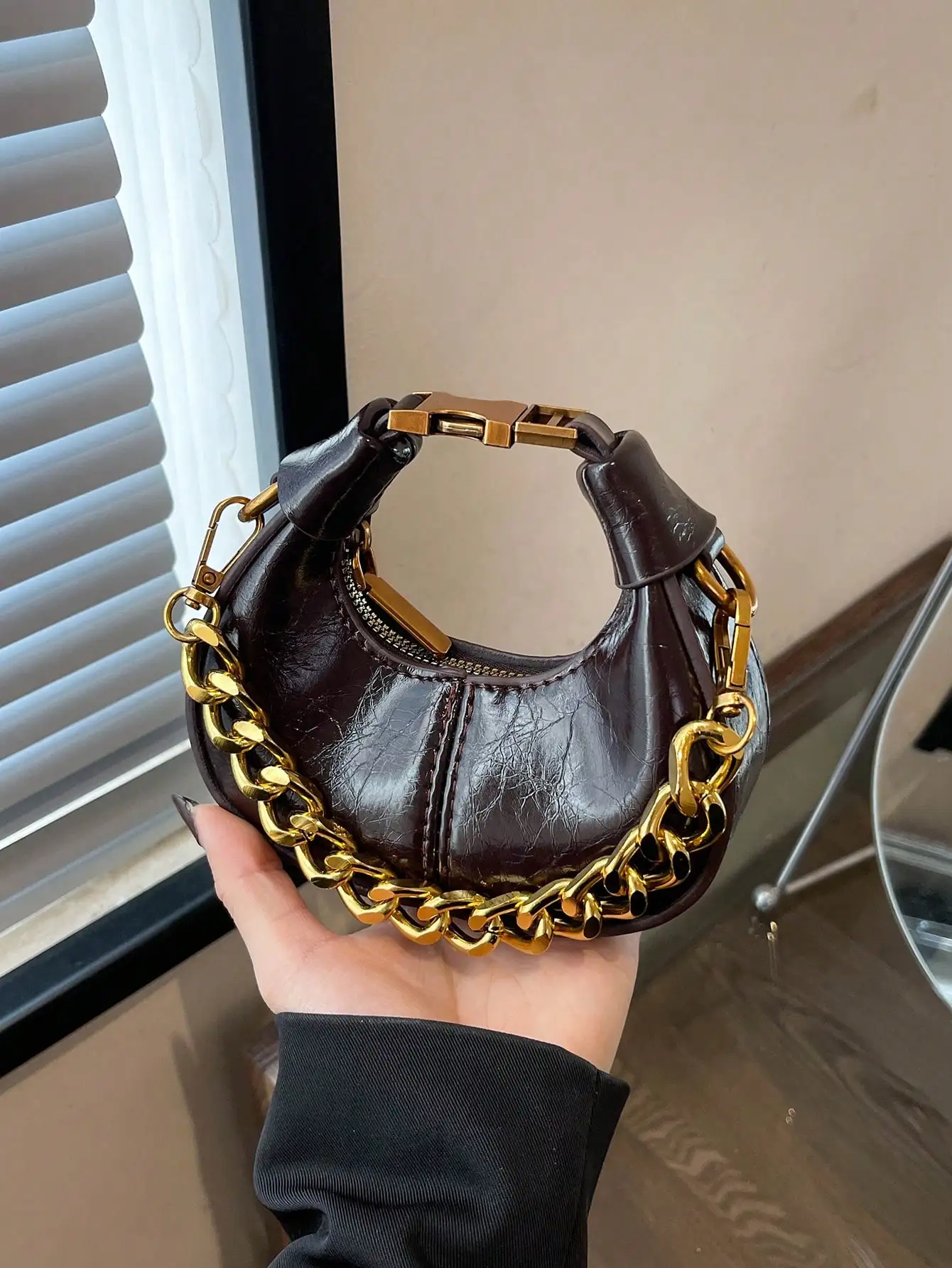 Fashionable Small Handbag, Minimalist Stylish Texture Elegant Style Shoulder Bag, New Casual Top Handle Bag For Women
Fashionable Small Handbag, Minimalist Stylish Texture Elegant Style Shoulder Bag, New Casual Top Handle Bag For Women