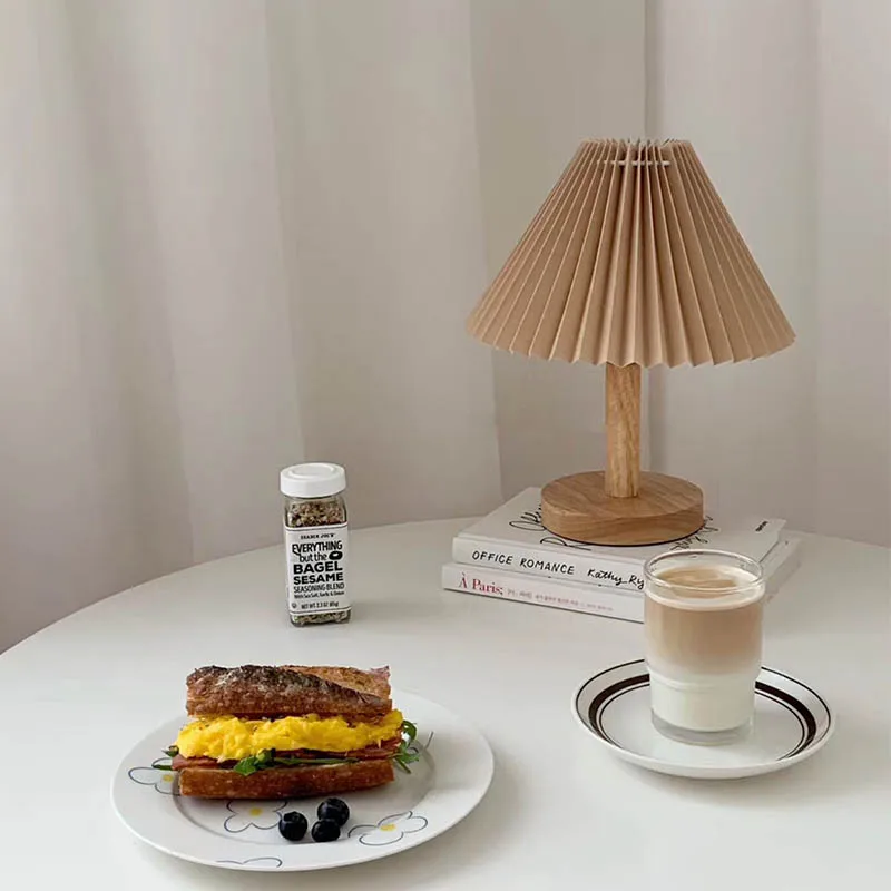 Nordic Homestay Bedroom Decoration Room Decor USB Lamp Nordic Pleated Table Lamp Vintage Home Korean Room DIY Foldable
Nordic Homestay Bedroom Decoration Room Decor USB Lamp Nordic Pleated Table Lamp Vintage Home Korean Room DIY Foldable