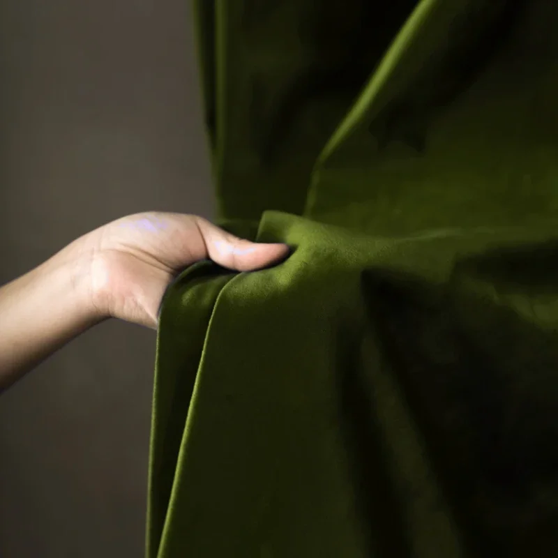 New American retro light luxury velvet velvet olive green living room bedroom bay window thickened blackout curtains
New American retro light luxury velvet velvet olive green living room bedroom bay window thickened blackout curtains