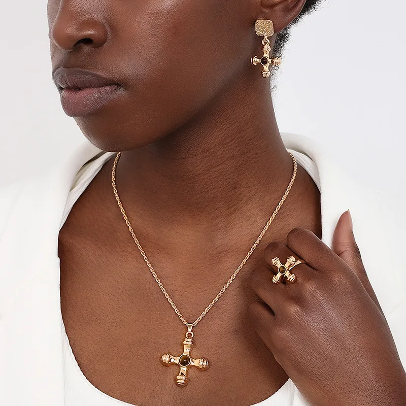 Vintage Temperament Creativity Cross Pendant Choker Stud Earring Rings for Women Personalization Bracelet Wedding Jewelry GIfts
Vintage Temperament Creativity Cross Pendant Choker Stud Earring Rings for Women Personalization Bracelet Wedding Jewelry GIfts