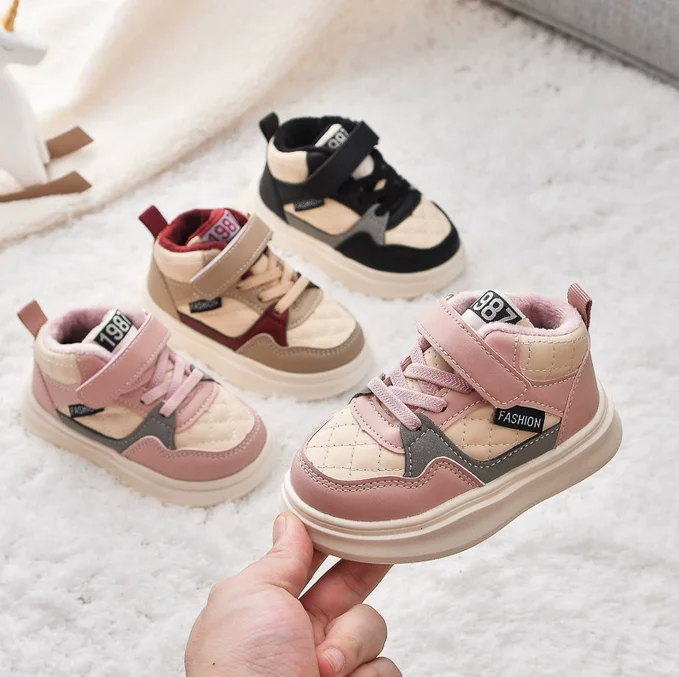 Теплые плюшевые детские зимние ботинки, модные короткие ботинки на платформе, зимние удобные хлопковые туфли на плоском толстом каблуке, кроссовки
Теплые плюшевые детские зимние ботинки, модные короткие ботинки на платформе, зимние удобные хлопковые туфли на плоском толстом каблуке, кроссовки