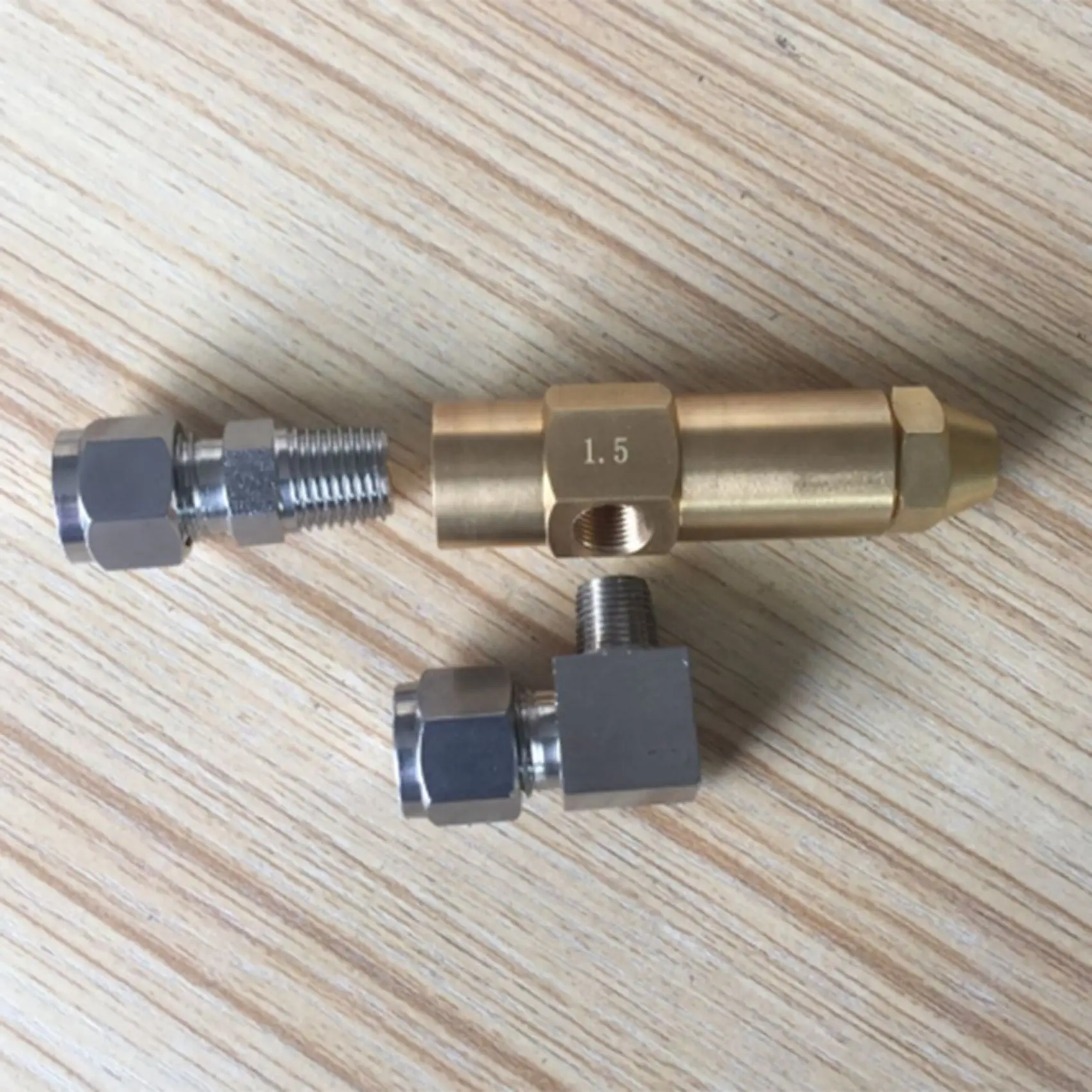 Multifunction 2Pcs 1.5Mm Waste Oil Burner Nozzle,Air Atomizing Nozzle,Fuel Oil Nozzle,Full Cone Oil Spray Nozzle
Multifunction 2Pcs 1.5Mm Waste Oil Burner Nozzle,Air Atomizing Nozzle,Fuel Oil Nozzle,Full Cone Oil Spray Nozzle