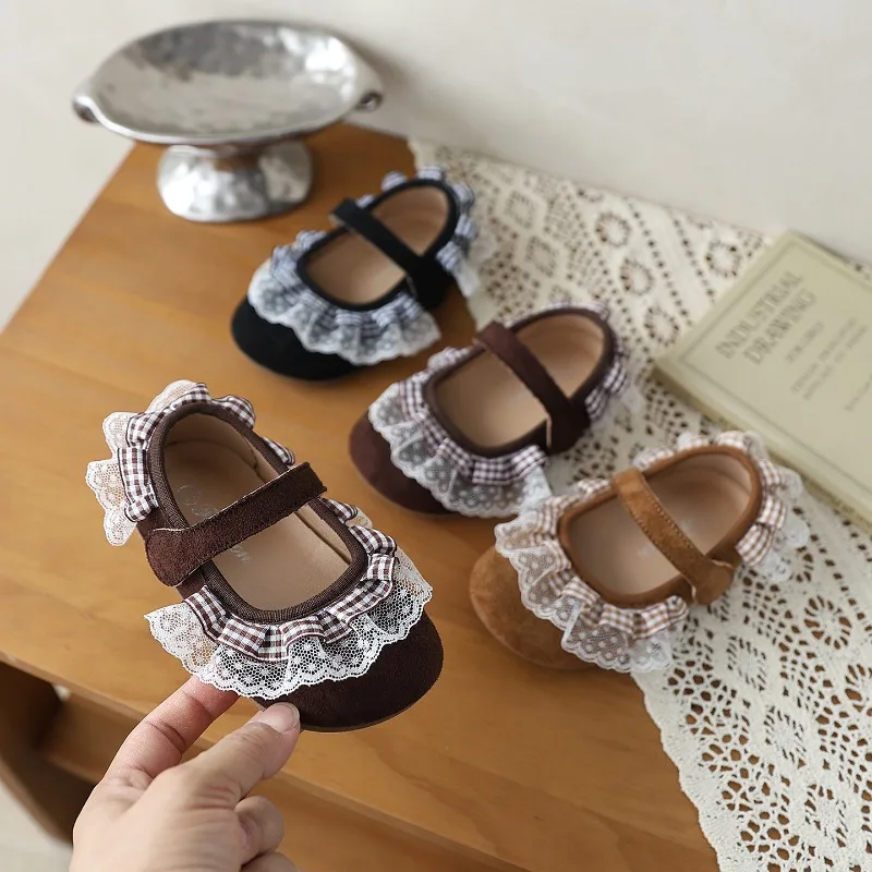 Little Girls Retro Shoes Princess Lace Ruffled Edge Children's Leather Shoes Wedding Party Soft Non-slip Kids Mary Jane Flats
Little Girls Retro Shoes Princess Lace Ruffled Edge Children's Leather Shoes Wedding Party Soft Non-slip Kids Mary Jane Flats