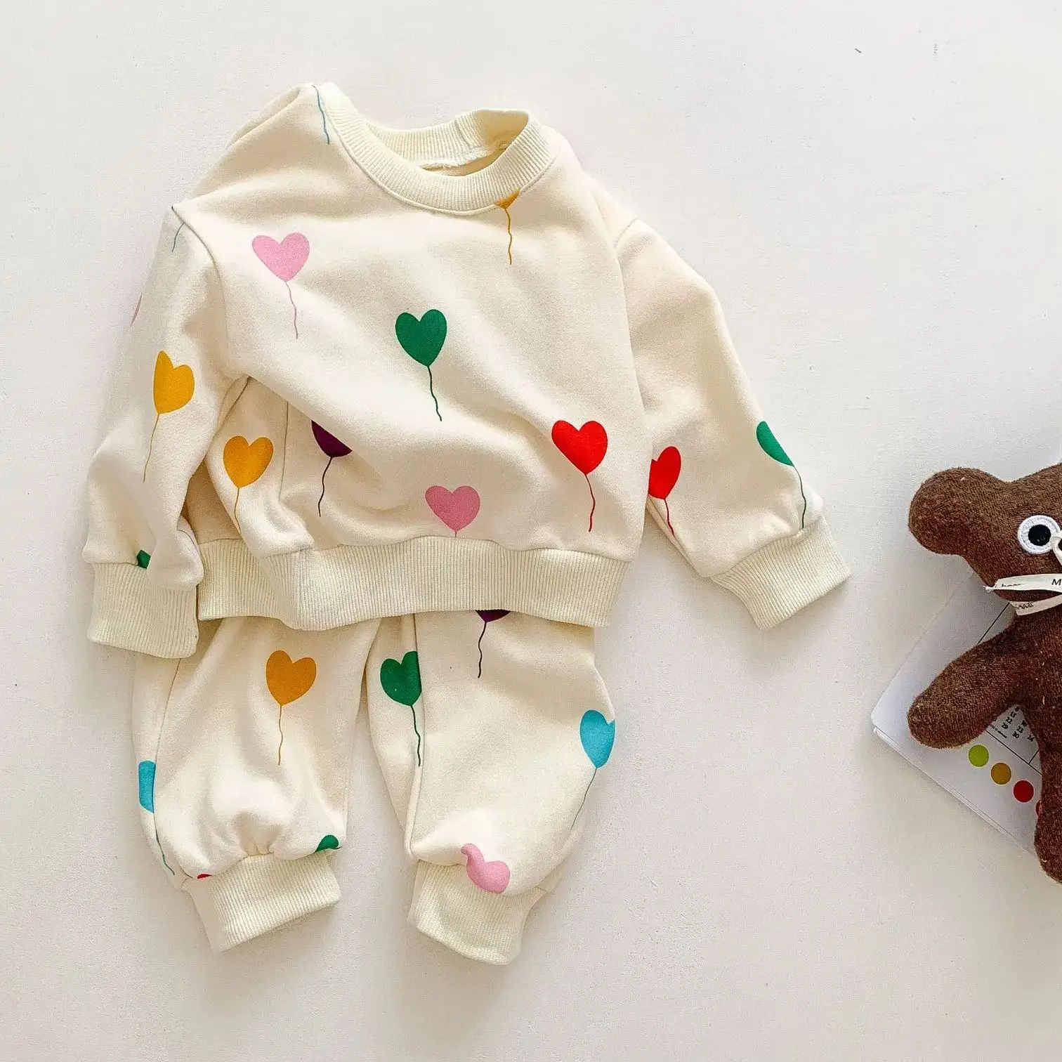 Toddler Boys Girls Outfit Set Heart Prints Casual Sweatshirt+Elastic Pants For Comfortable Cute Baby Homewear Loungewear Clothes
Toddler Boys Girls Outfit Set Heart Prints Casual Sweatshirt+Elastic Pants For Comfortable Cute Baby Homewear Loungewear Clothes