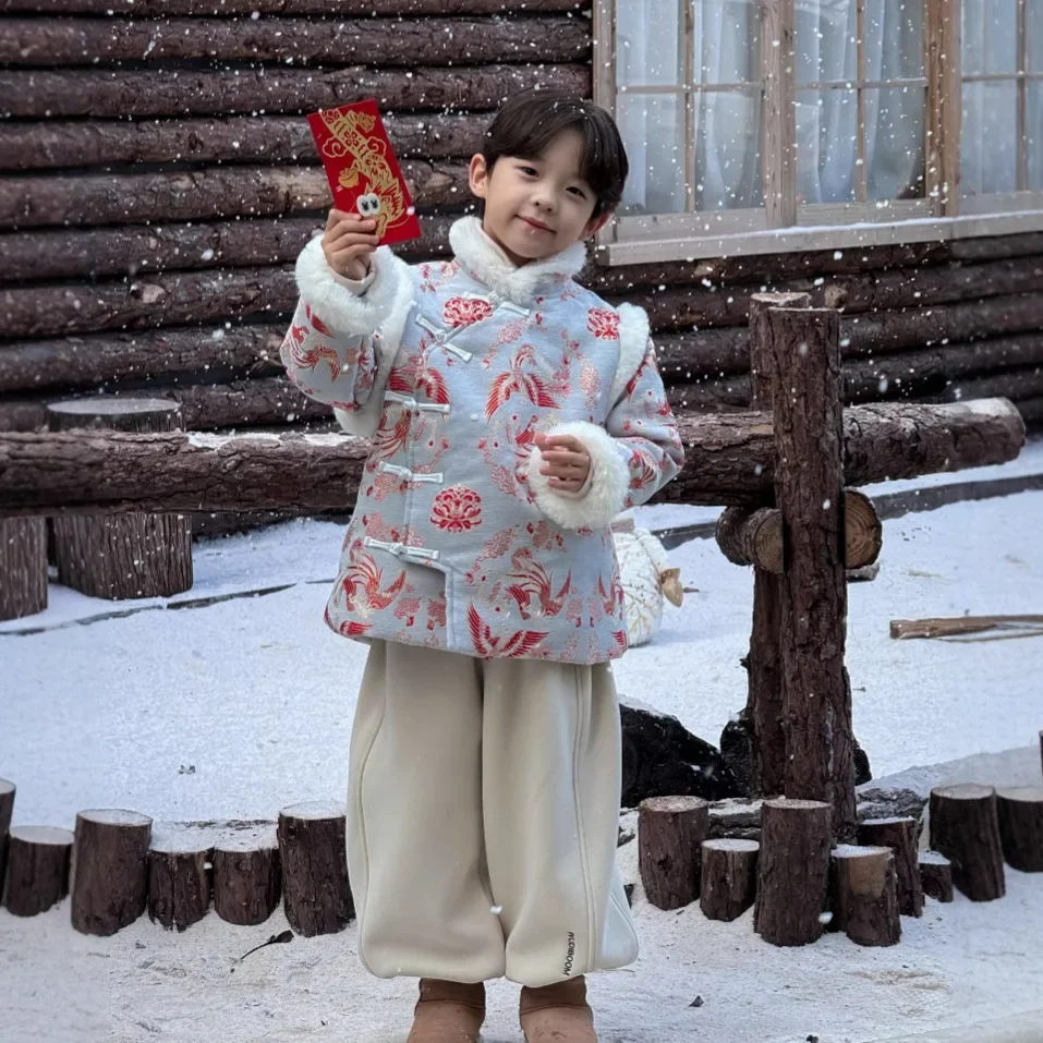 Boys Coat 2024 Winter New Childrens Wear Boys Baby New Chinese Dish Buckle Short Woolen Cotton-padded Jacket Casual and Simple
Boys Coat 2024 Winter New Childrens Wear Boys Baby New Chinese Dish Buckle Short Woolen Cotton-padded Jacket Casual and Simple