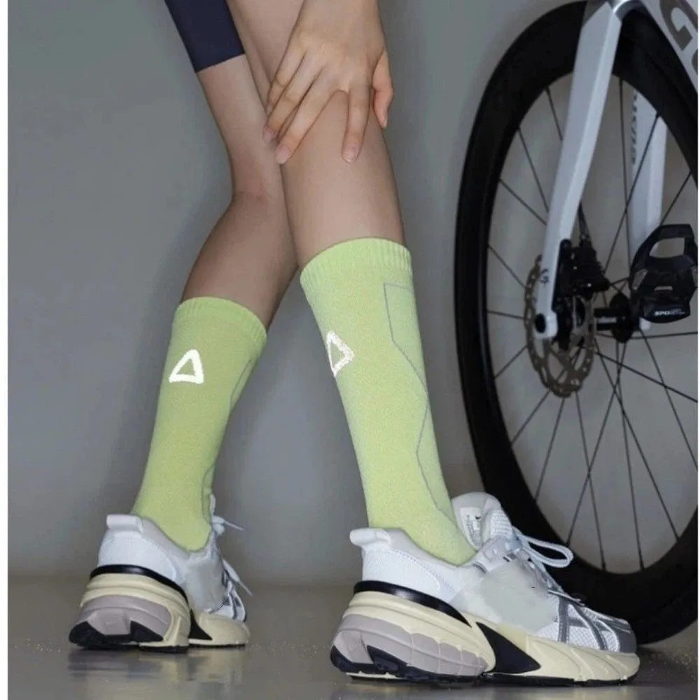New Night Reflective Compression Socks Breathable High-Elasticity Long Tube Socks Anti-odor Anti-Slip Sports Socks
New Night Reflective Compression Socks Breathable High-Elasticity Long Tube Socks Anti-odor Anti-Slip Sports Socks