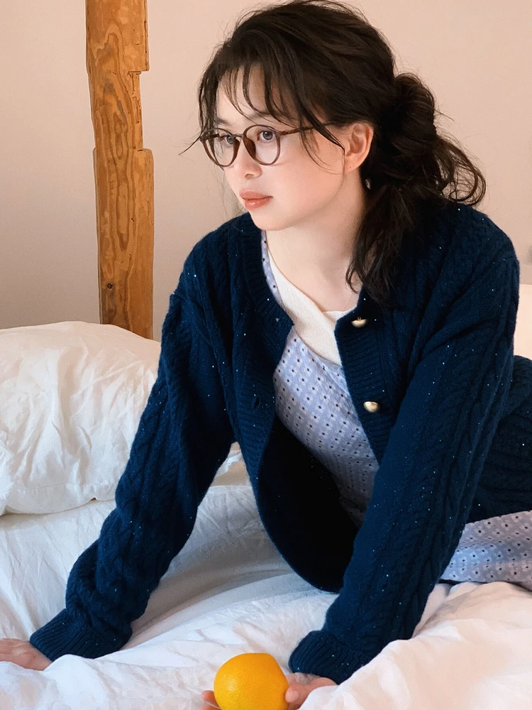 Двухцветный контрастный винтажный вязаный шерстяной кардиган свободного кроя с узором «косы» для женщин, повседневный, белый
Двухцветный контрастный винтажный вязаный шерстяной кардиган свободного кроя с узором «косы» для женщин, повседневный, белый