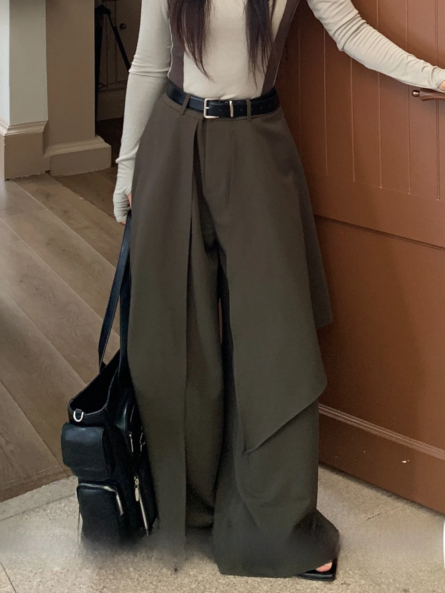 Spring Autumn High Waist Wide Leg Pants Women's Casual Layered Fake Two-Piece Suit Skirt Pants Commute Style Pure Color
Spring Autumn High Waist Wide Leg Pants Women's Casual Layered Fake Two-Piece Suit Skirt Pants Commute Style Pure Color
