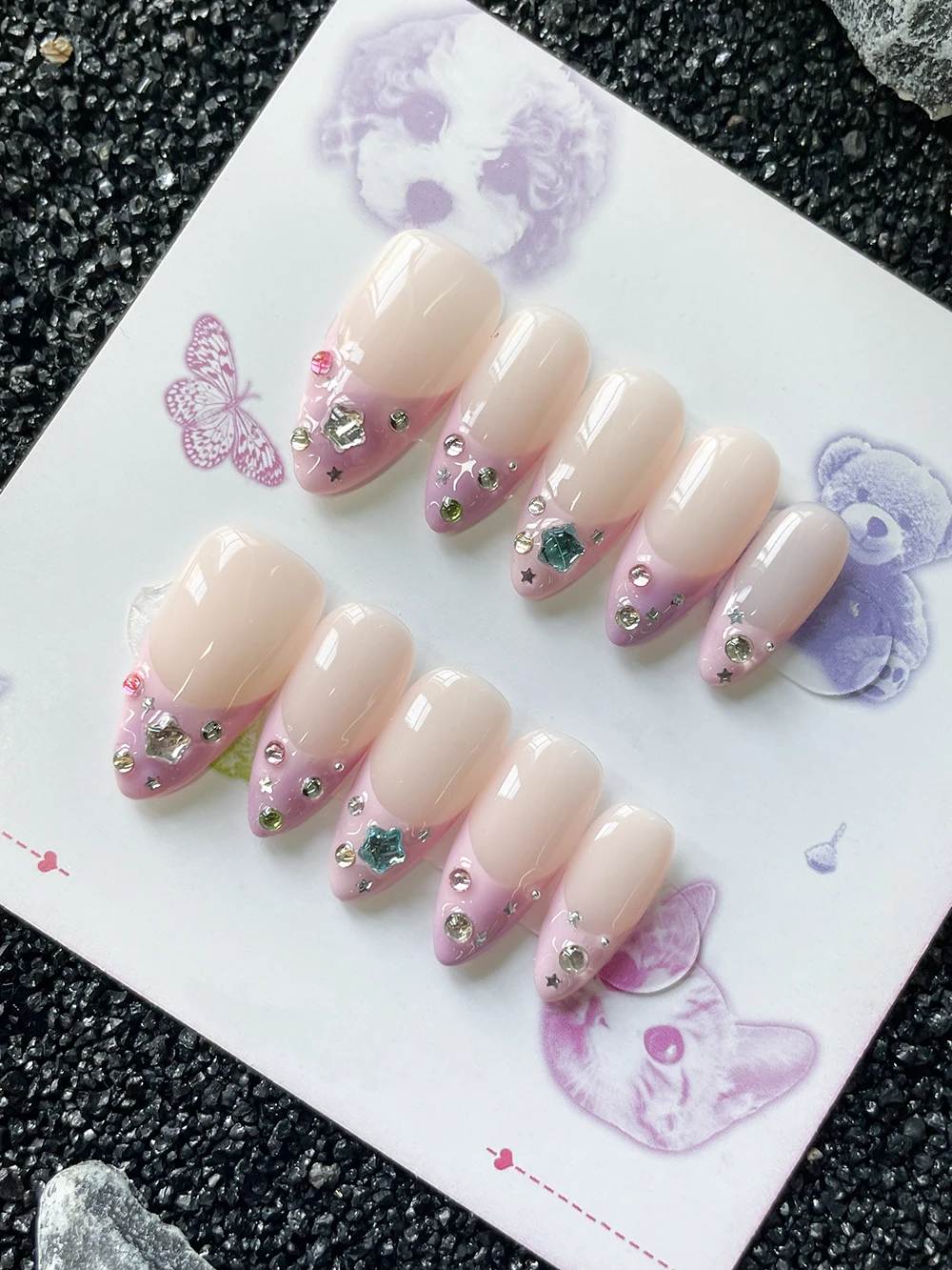 French-Style Pink Diamond Almond Press On Nails Art Sticker 10Pcs Handmade Colored Gemstones Shining Stars Diy Manicure Nails
French-Style Pink Diamond Almond Press On Nails Art Sticker 10Pcs Handmade Colored Gemstones Shining Stars Diy Manicure Nails