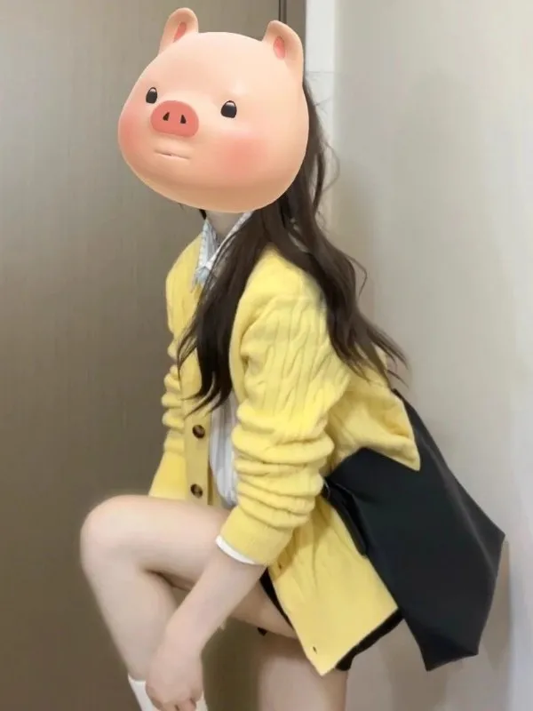 Весенний вязаный желтый свитер-кардиган для женщин, укороченный, в корейском стиле, с круглым вырезом, теплый, мягкий, в стиле Lazy Fashion
Весенний вязаный желтый свитер-кардиган для женщин, укороченный, в корейском стиле, с круглым вырезом, теплый, мягкий, в стиле Lazy Fashion