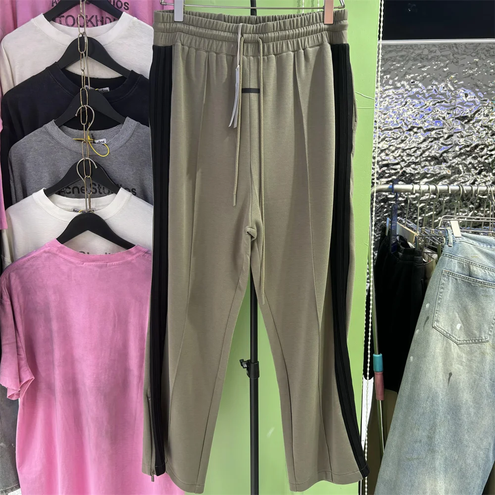 Американские повседневные спортивные штаны с прямыми штанинами и молнией, украшенные цветными спортивными штанами Blo для мужчин и женщин, футболки с боковыми полосками
Американские повседневные спортивные штаны с прямыми штанинами и молнией, украшенные цветными спортивными штанами Blo для мужчин и женщин, футболки с боковыми полосками