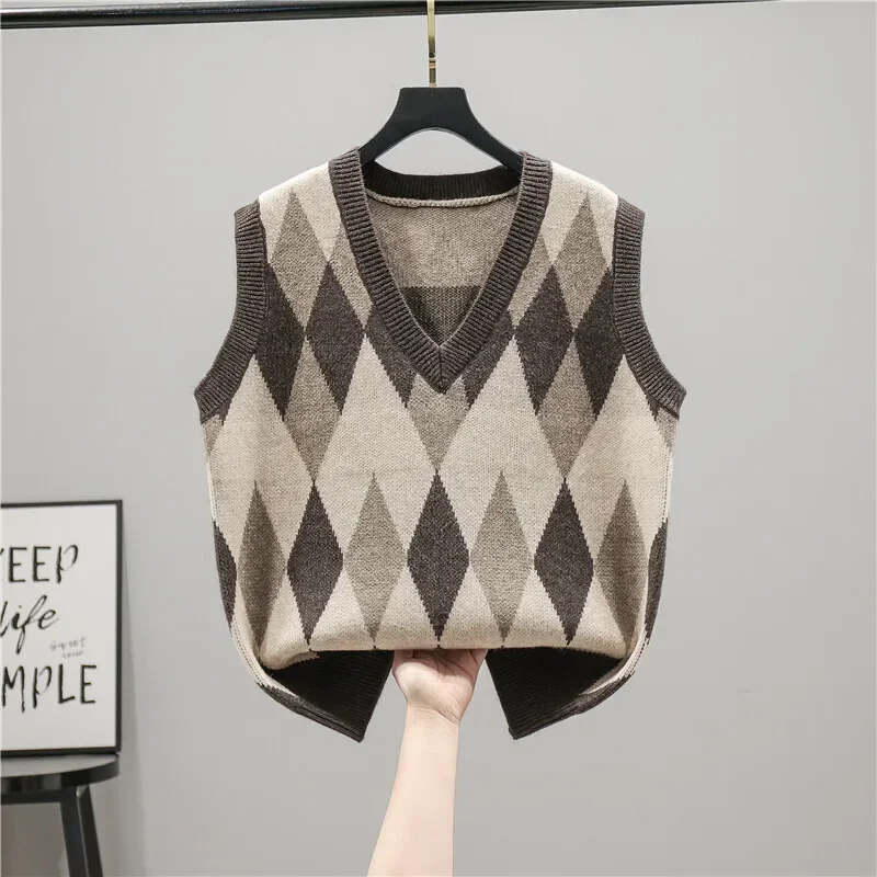 V-neck Vintage Short Knitted Vest Female Plaid Knitwear Pullover Vest #3930 Autumn Winter Sleeveless Sweater Vest Women Slim
V-neck Vintage Short Knitted Vest Female Plaid Knitwear Pullover Vest #3930 Autumn Winter Sleeveless Sweater Vest Women Slim