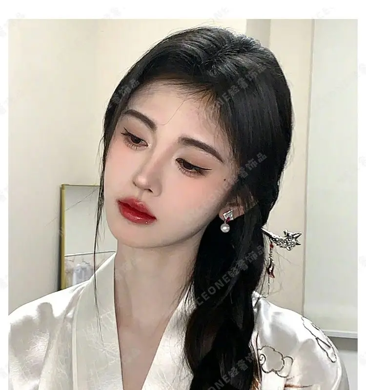 Заколка для волос с цветочной комнатой, новая лиса, серебряная кисточка, антикварные женские аксессуары для волос в виде диска, антикварная креативная заколка для волос
Заколка для волос с цветочной комнатой, новая лиса, серебряная кисточка, антикварные женские аксессуары для волос в виде диска, антикварная креативная заколка для волос