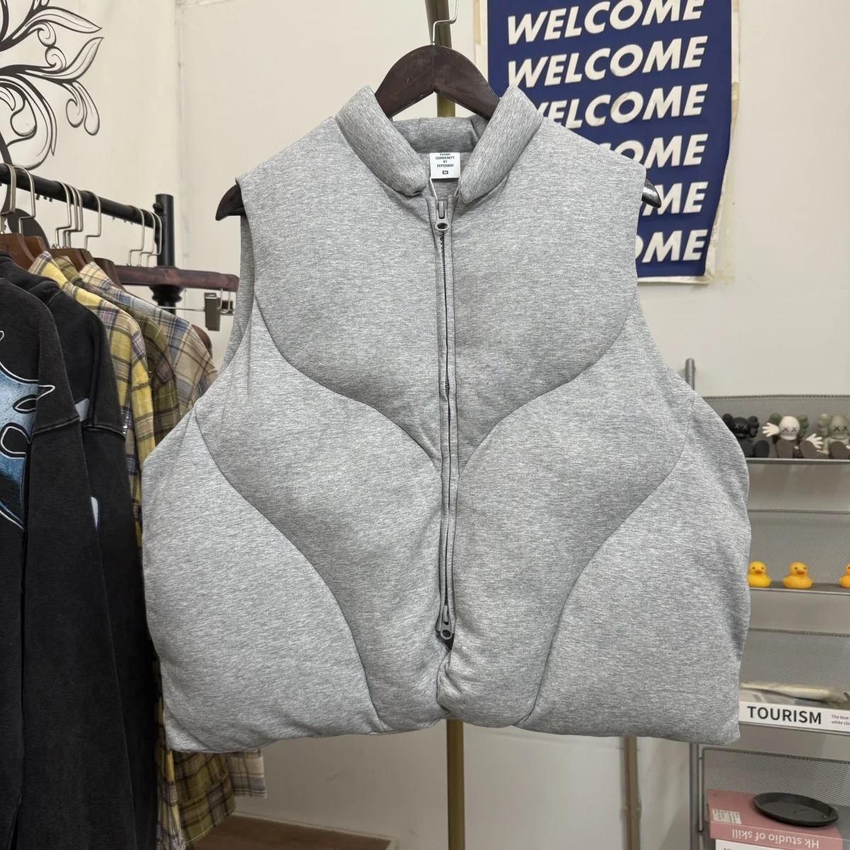 Хлопковый жилет с воздушным слоем, американский High Street Sle Youth Faion, размерная верхняя одежда, модное осенне-зимнее новое поступление
Хлопковый жилет с воздушным слоем, американский High Street Sle Youth Faion, размерная верхняя одежда, модное осенне-зимнее новое поступление