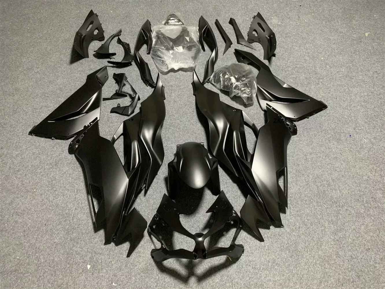 Новый комплект обтекателей для мотоцикла из АБС-пластика, подходящий для Kawasaki ZX6R ZX-6R 636 2019 2020 2021 2022, корпус кузова на заказ, черный матовый
Новый комплект обтекателей для мотоцикла из АБС-пластика, подходящий для Kawasaki ZX6R ZX-6R 636 2019 2020 2021 2022, корпус кузова на заказ, черный матовый