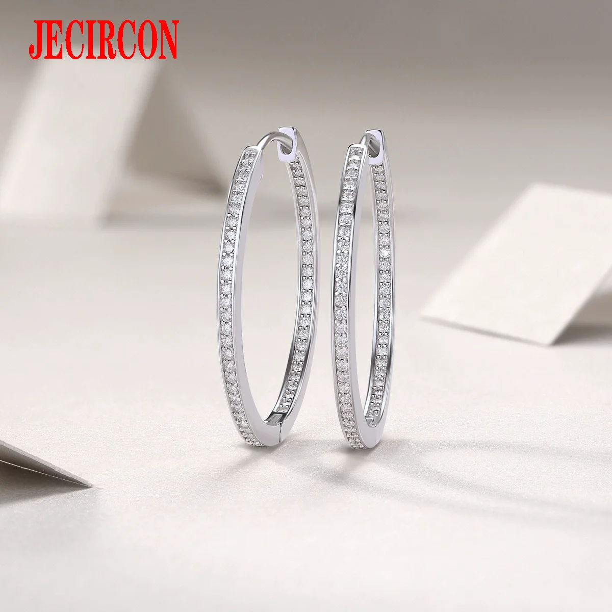 Серьги-кольца из стерлингового серебра JECIRCON S925, полностью инкрустированные муассанитом диаметром 1,2 мм, изысканные и гламурные украшения для женщин
Серьги-кольца из стерлингового серебра JECIRCON S925, полностью инкрустированные муассанитом диаметром 1,2 мм, изысканные и гламурные украшения для женщин