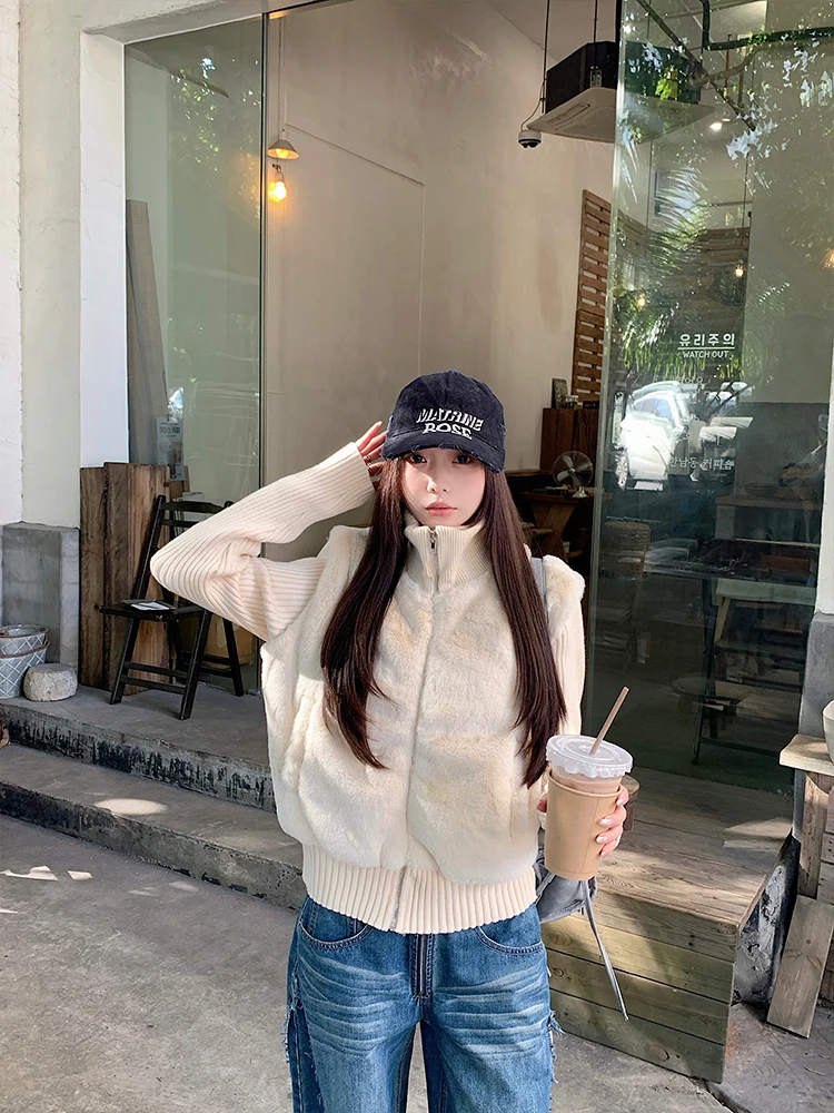 MosesQueen Queen Faux Fur Knitted Open Cardigan Women's Sweater Jacket Loose High Collar Top Casual Style Nylon Fabric
MosesQueen Queen Faux Fur Knitted Open Cardigan Women's Sweater Jacket Loose High Collar Top Casual Style Nylon Fabric