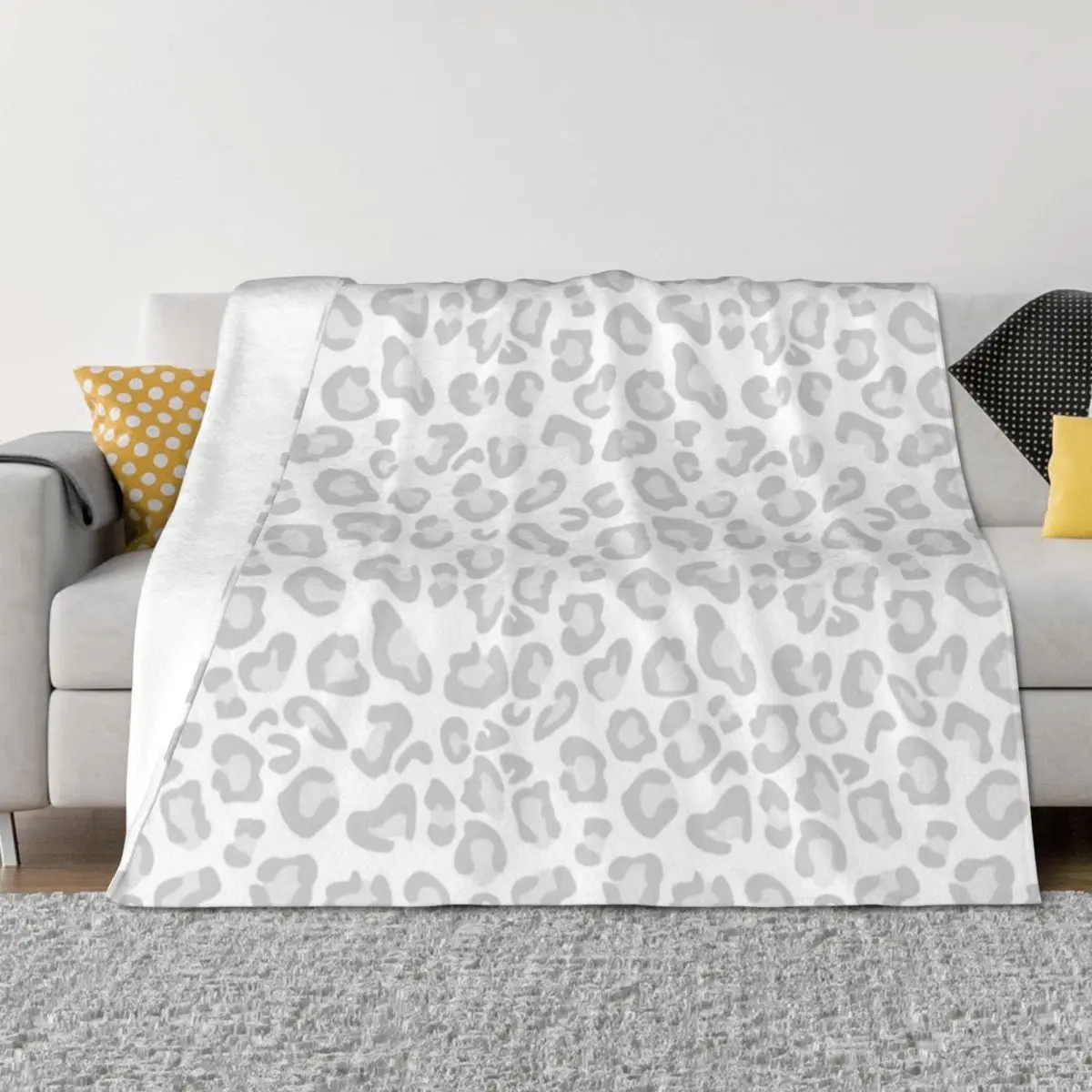 greyscale cheetah/leopard Throw Blanket Summer Beddings Plaid on the sofa Thermal Blankets
greyscale cheetah/leopard Throw Blanket Summer Beddings Plaid on the sofa Thermal Blankets