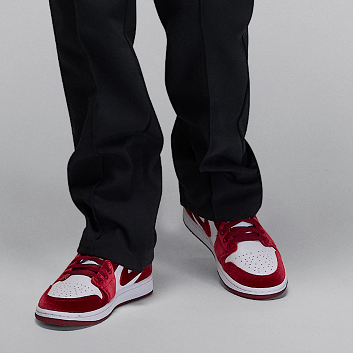 Nike genuine JORDAN women's mid top classic wear-resistant sports board shoes FZ3334-100
Nike genuine JORDAN women's mid top classic wear-resistant sports board shoes FZ3334-100