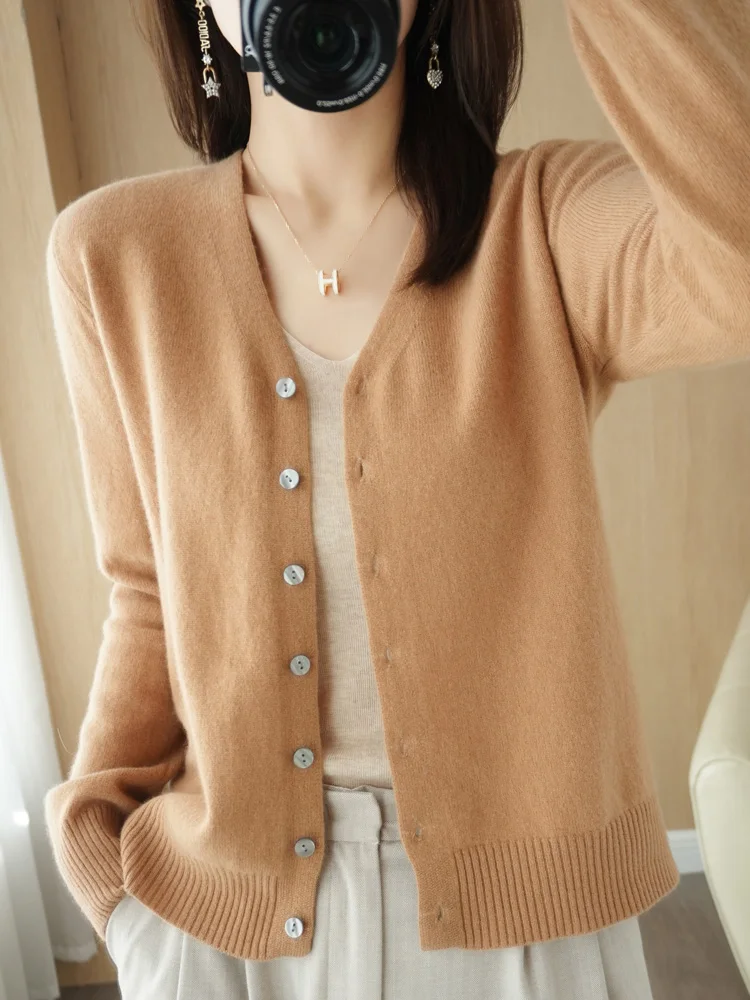 Cardigan Korean Style Fashion Womens Sweaters 2023 New Arrivals Knitted V-neck Pullover Long Sleeve Female Jumper Wool Outerwear
Cardigan Korean Style Fashion Womens Sweaters 2023 New Arrivals Knitted V-neck Pullover Long Sleeve Female Jumper Wool Outerwear