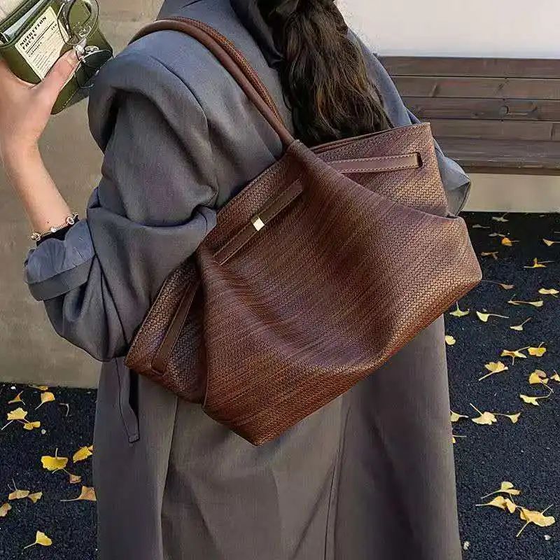 2026 Fashionable high-quality appearance level women's bag with versatile and elegant style single shoulder handbag
2026 Fashionable high-quality appearance level women's bag with versatile and elegant style single shoulder handbag