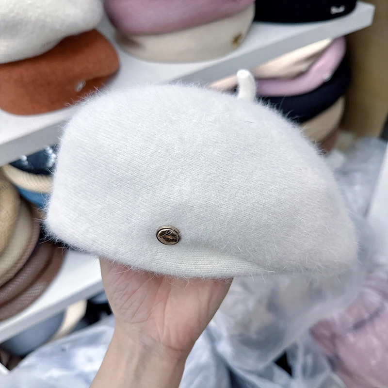 Angola Rabbit Fur Women's Knitted Beret Luxury Metal Logo Winter Warm Beanie Cap Versatile Girl's French Artist Painter Hat
Angola Rabbit Fur Women's Knitted Beret Luxury Metal Logo Winter Warm Beanie Cap Versatile Girl's French Artist Painter Hat
