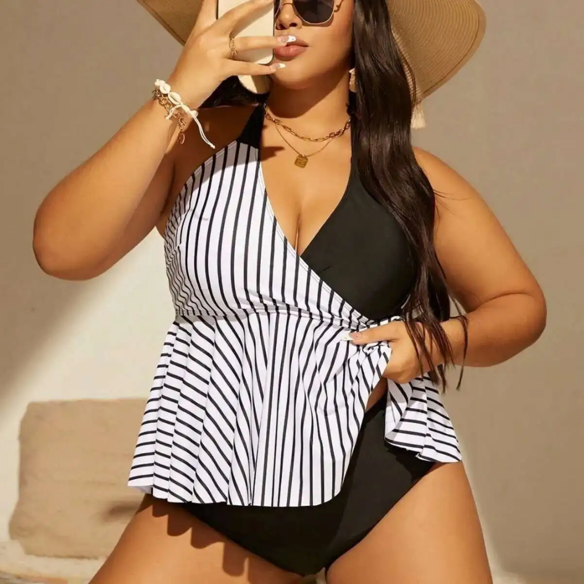 Large One-piece Swimsuit, New Sexy Split Body Tankini Swimsuit, Slim and Belly Covering Striped Swimsuit with Bottom Hem Y2k
Large One-piece Swimsuit, New Sexy Split Body Tankini Swimsuit, Slim and Belly Covering Striped Swimsuit with Bottom Hem Y2k