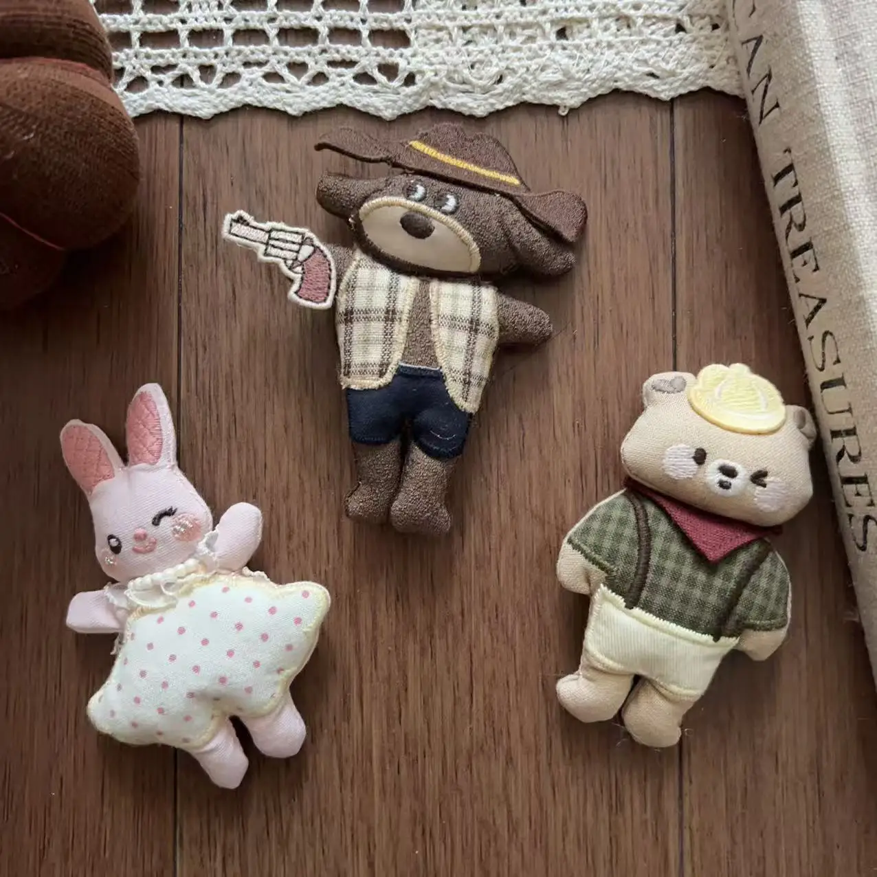 Premium Soft Fabric Cartoon Adorable Dog Rabbit Hair Clip Brooch Pin for Shoes Socks Hat Bag Kids Clothing Trim
Premium Soft Fabric Cartoon Adorable Dog Rabbit Hair Clip Brooch Pin for Shoes Socks Hat Bag Kids Clothing Trim