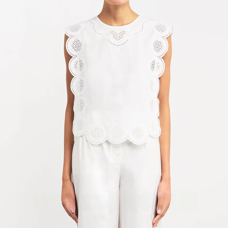 Women's round Neck Sleeveless Embroidered Hollow out Top Summer 2025 Fashion Breathable Comfortable Fit Cotton Shirt
Women's round Neck Sleeveless Embroidered Hollow out Top Summer 2025 Fashion Breathable Comfortable Fit Cotton Shirt