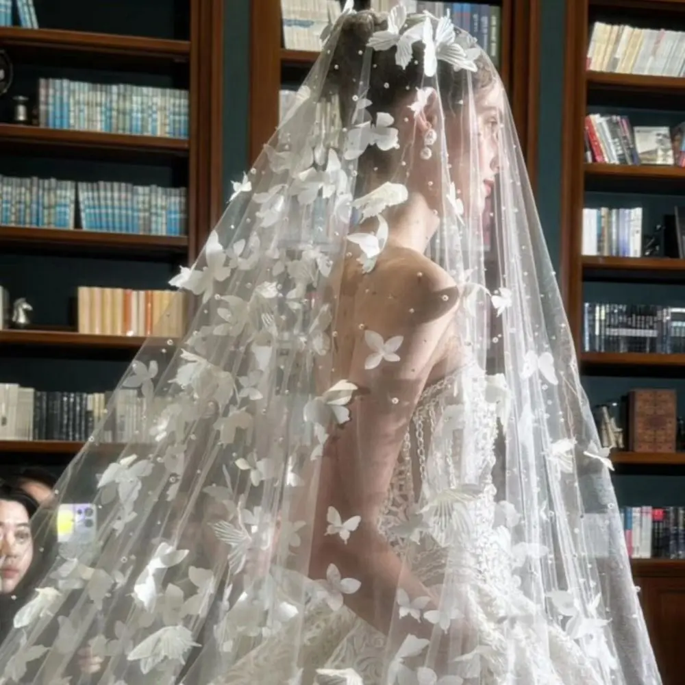 One Layer White Butterfly Wedding Veils Soft Yarn Super Long Butterfly Head Gauze 3D Butterflies Handmade
One Layer White Butterfly Wedding Veils Soft Yarn Super Long Butterfly Head Gauze 3D Butterflies Handmade