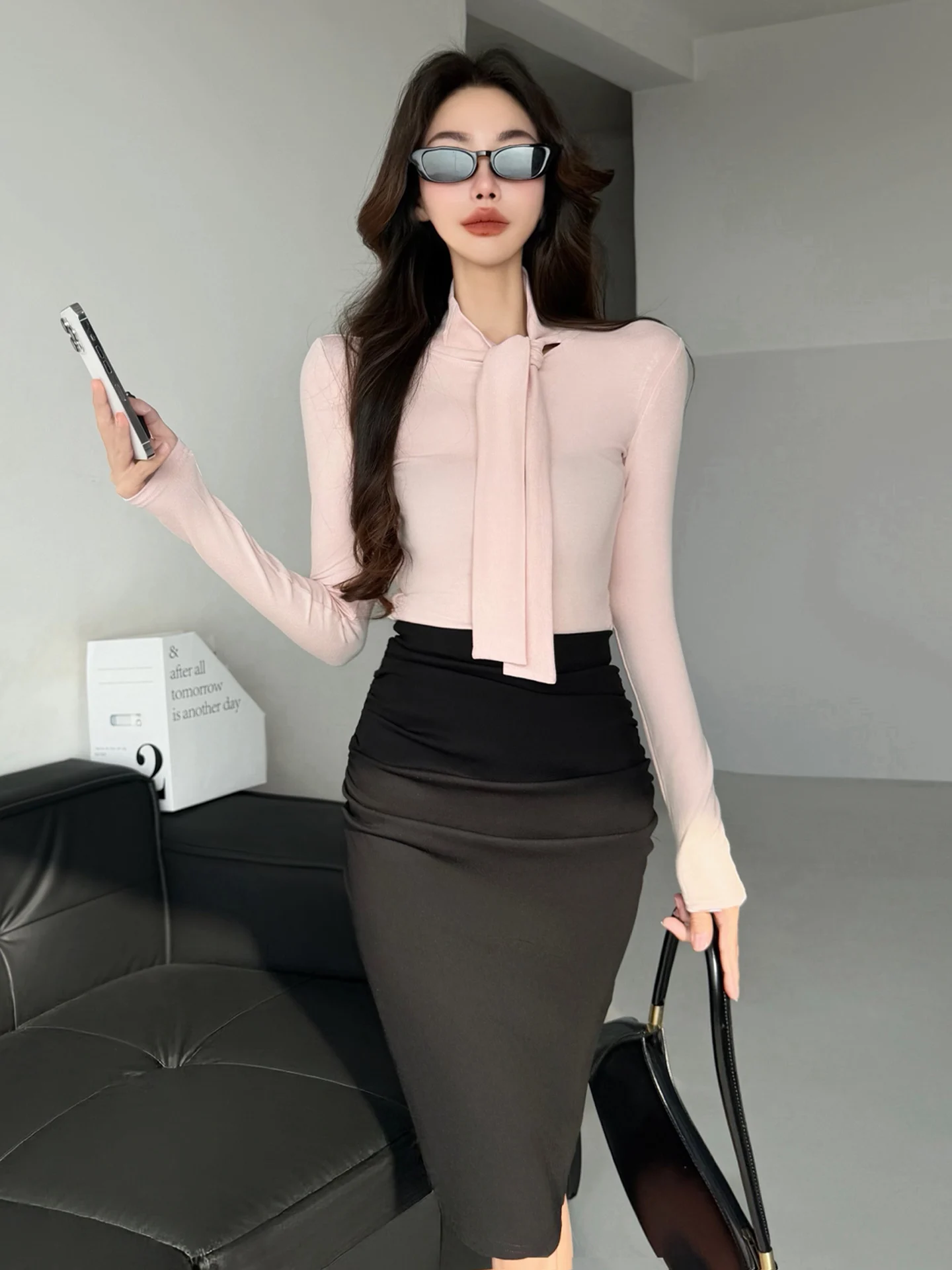 Сексуальная юбка OL с высокой талией, увеличивающая бедра, полуоблегающая юбка с разрезом Ba, одношаговая юбка, деловая повседневная нейлоновая полиэстеровая юбка...
Сексуальная юбка OL с высокой талией, увеличивающая бедра, полуоблегающая юбка с разрезом Ba, одношаговая юбка, деловая повседневная нейлоновая полиэстеровая юбка...