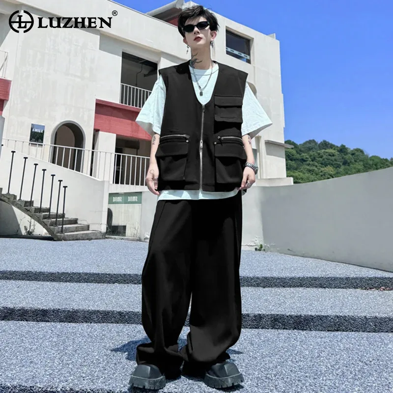 LUZHEN Splicing Stylish Two-piece Design Zipper Sleeveless Vests Pockets Sets Trendy Korean Baggy Men Straight Pants 2025 JY2575
LUZHEN Splicing Stylish Two-piece Design Zipper Sleeveless Vests Pockets Sets Trendy Korean Baggy Men Straight Pants 2025 JY2575