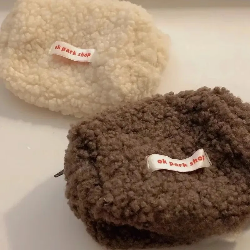 Winter Milk Tea color Korean INS Lamb Fleece Makeup Bag Soft Comfortable Women Clutch Bag Cosmetic Organizer Girls Pencil Case
Winter Milk Tea color Korean INS Lamb Fleece Makeup Bag Soft Comfortable Women Clutch Bag Cosmetic Organizer Girls Pencil Case