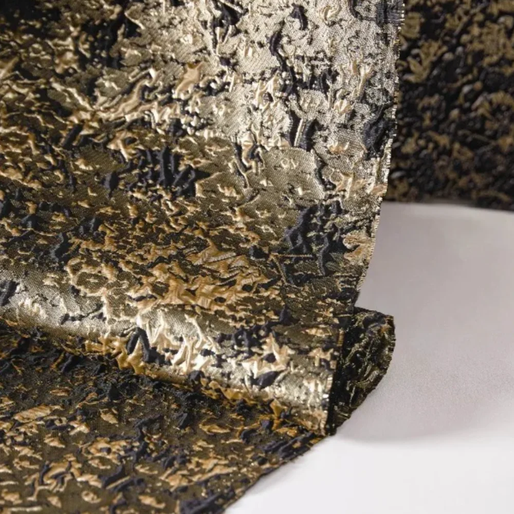 Черное золото, окрашенная распылением, пятнистая жаккардовая ткань для рельефной декоративной росписи, дизайнер одежды на дворе, ткань, шитье своими руками
Черное золото, окрашенная распылением, пятнистая жаккардовая ткань для рельефной декоративной росписи, дизайнер одежды на дворе, ткань, шитье своими руками