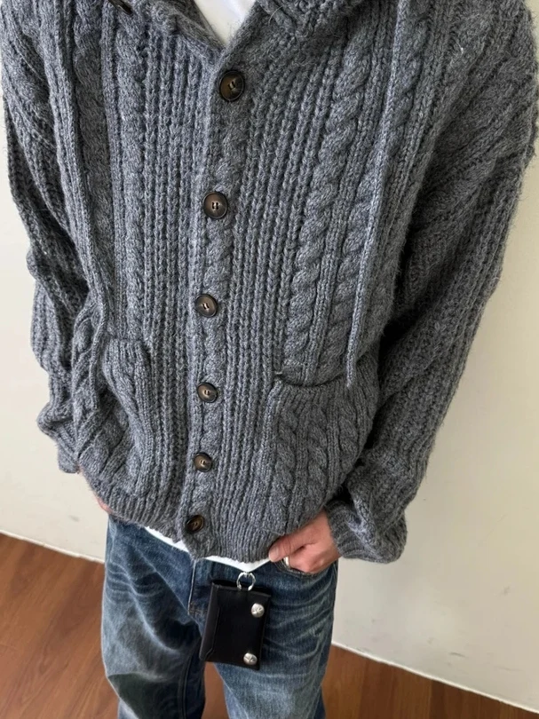 Мужской вязаный кардиган в американском ретро-стиле с узором «косичка», весенне-осенний, повседневный, с эффектом высококачественного трикотажа
Мужской вязаный кардиган в американском ретро-стиле с узором «косичка», весенне-осенний, повседневный, с эффектом высококачественного трикотажа