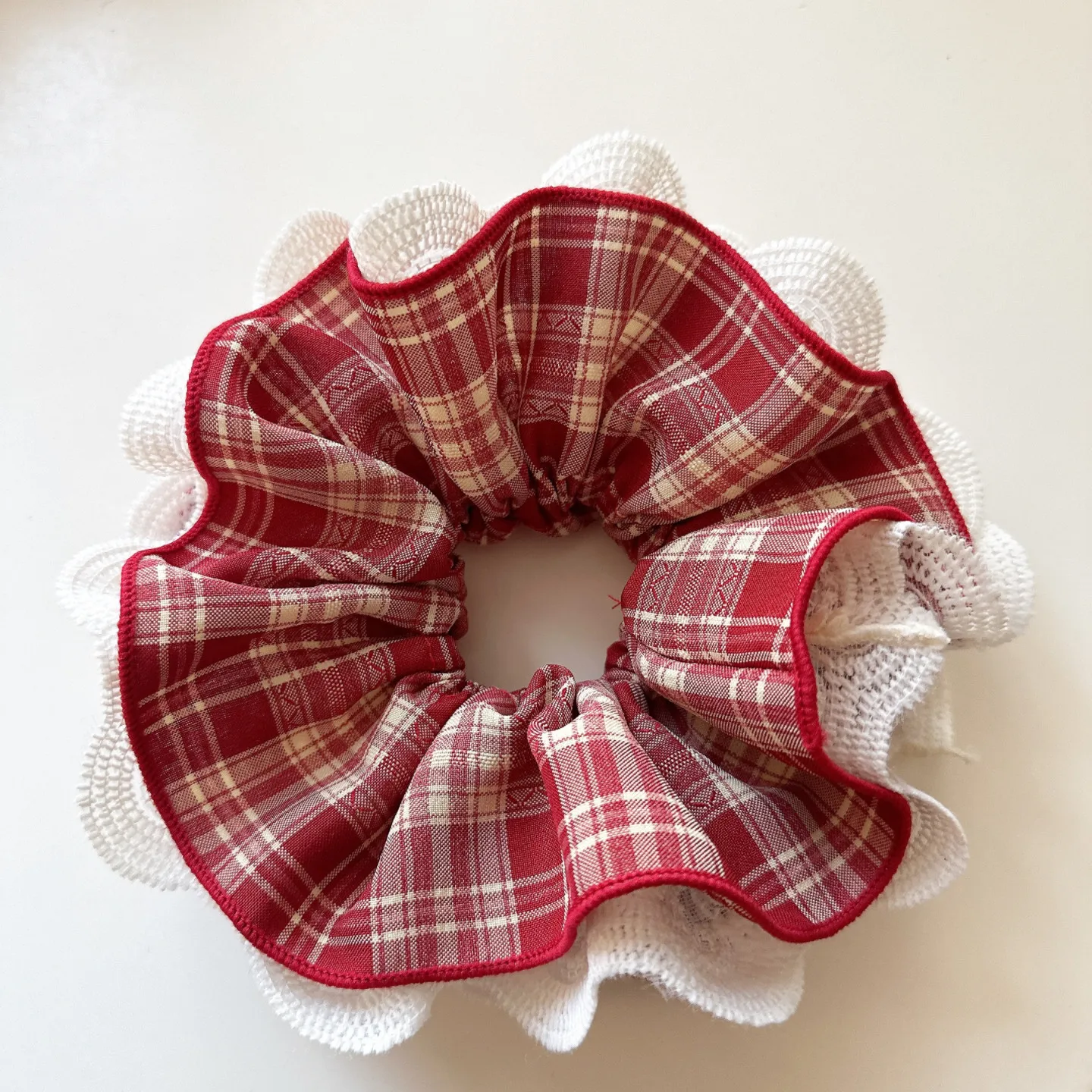 Premium Large Lace Scrunchie Red Plaid Pattern Fluffy Elastic Hair Tie for Women Bun Styling Soft Lightweight Portable
Premium Large Lace Scrunchie Red Plaid Pattern Fluffy Elastic Hair Tie for Women Bun Styling Soft Lightweight Portable