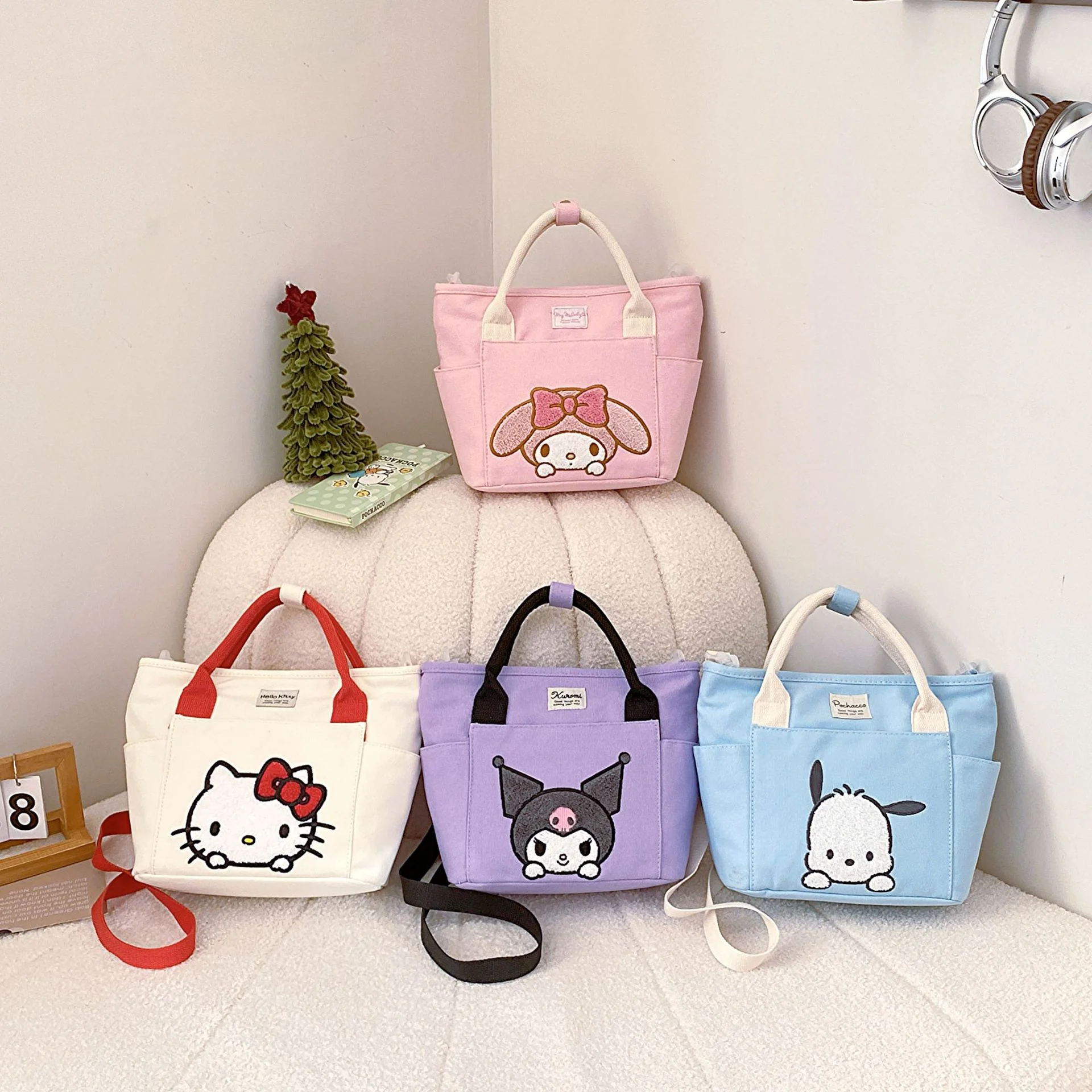 Sanrio Холщовая Сумка Hello Kitty Kuromi Женская Ручная сумка через плечо модная универсальная вместительная портативная Милая женская сумка с сердцем
Sanrio Холщовая Сумка Hello Kitty Kuromi Женская Ручная сумка через плечо модная универсальная вместительная портативная Милая женская сумка с сердцем