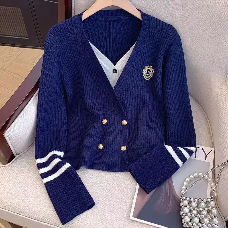 Вязаный кардиган с v-образным вырезом, пальто, женское осенне-зимнее милое трикотажное изделие в консервативном стиле с длинными рукавами, модные универсальные топы с темпераментом
Вязаный кардиган с v-образным вырезом, пальто, женское осенне-зимнее милое трикотажное изделие в консервативном стиле с длинными рукавами, модные универсальные топы с темпераментом