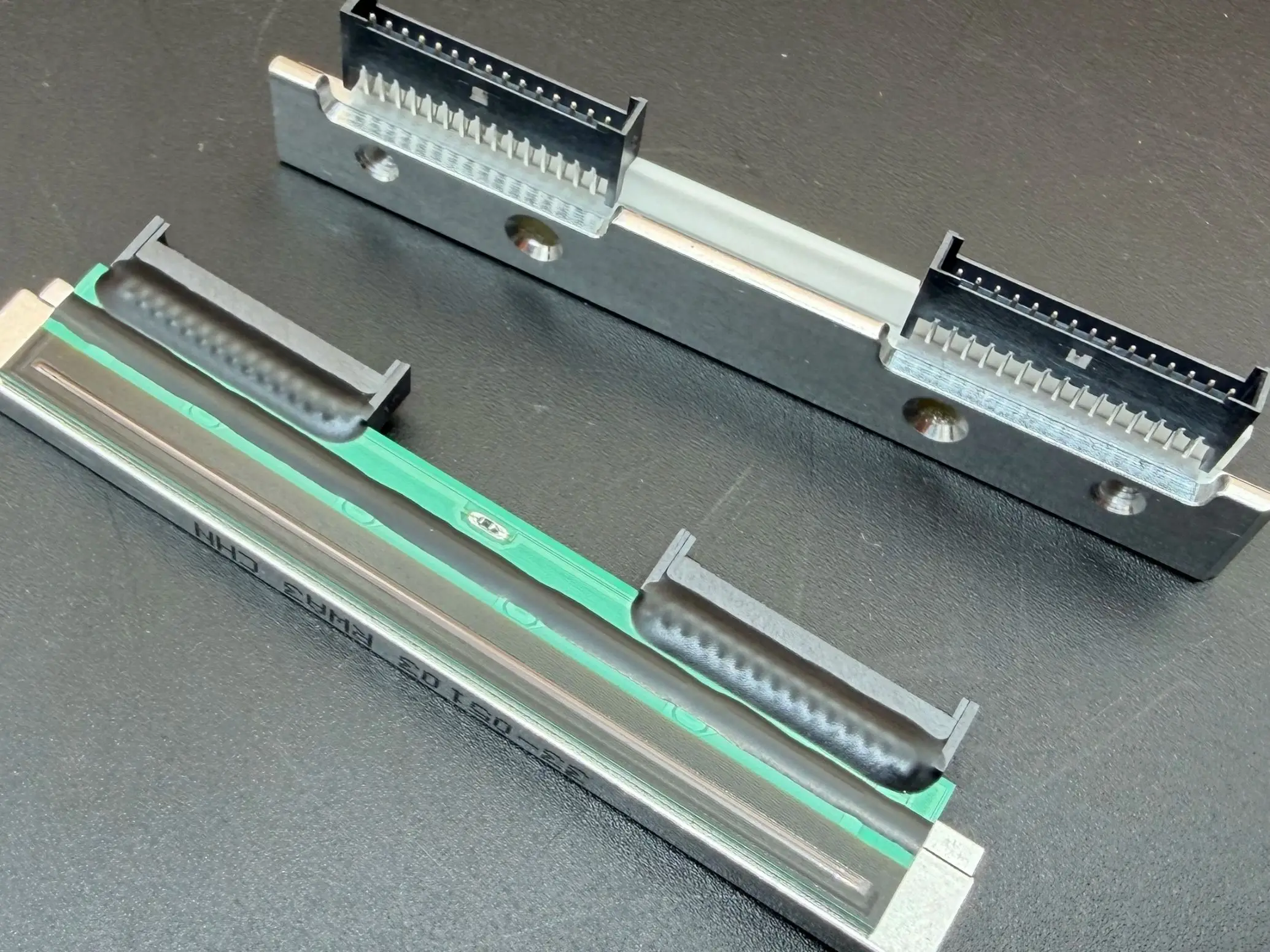 Original ZD410 ZD411 Printhead Original Barcode Label 300dpi zd410 Print Head barcode print head New
Original ZD410 ZD411 Printhead Original Barcode Label 300dpi zd410 Print Head barcode print head New