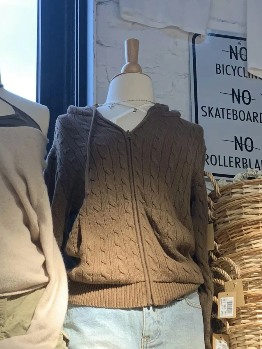 Solid Twisted Hooded Cardigan Sweater Women Autumn Long Sleeve Zipper Pocket Knitwear Preppy Style Vintage Knitted Outerwear Top
Solid Twisted Hooded Cardigan Sweater Women Autumn Long Sleeve Zipper Pocket Knitwear Preppy Style Vintage Knitted Outerwear Top