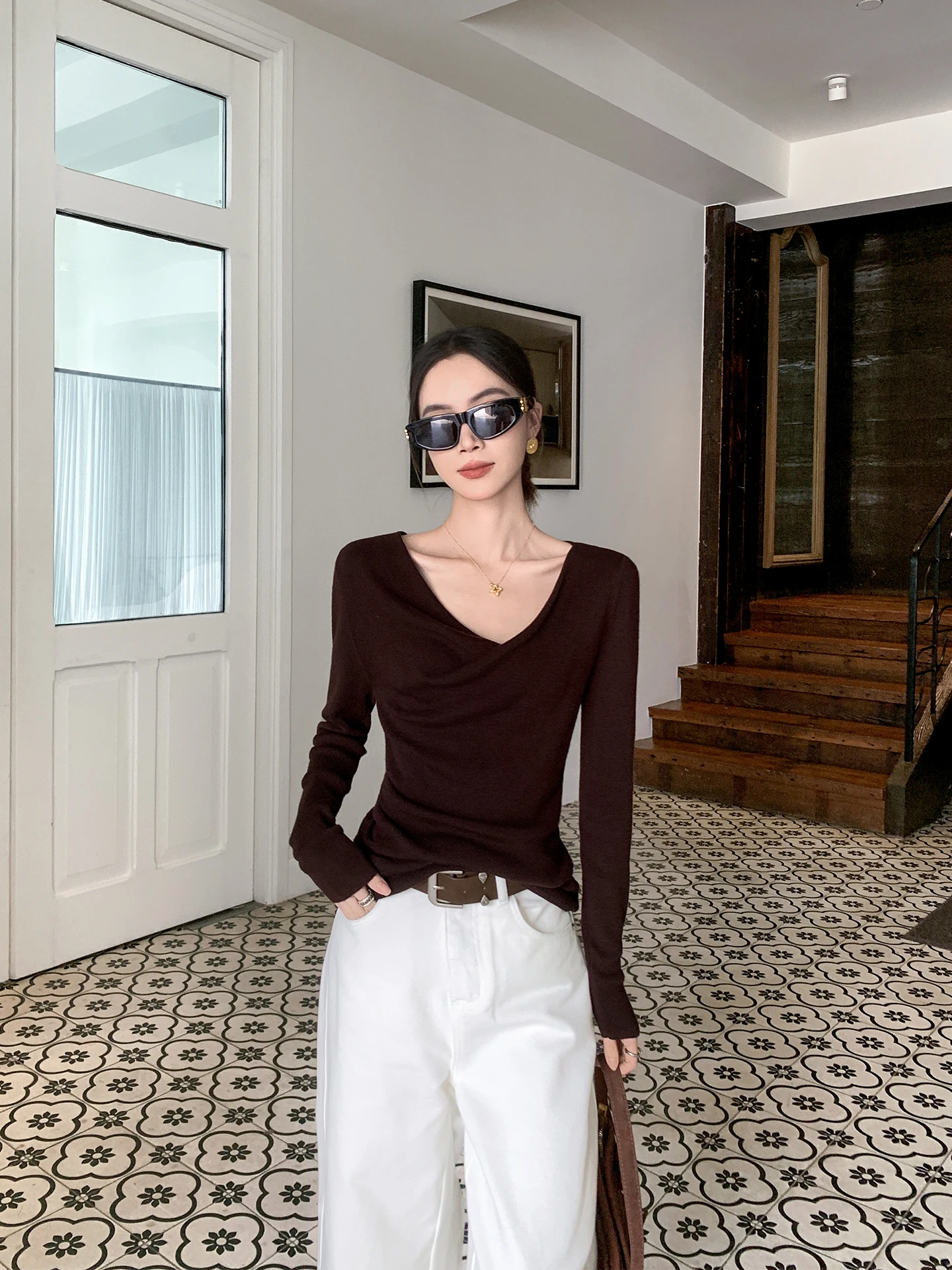 Вязаный топ Binguo Vintage Coffee Slim Fit для женщин, базовая майка, новинка весны, для повседневной носки, средней мягкости
Вязаный топ Binguo Vintage Coffee Slim Fit для женщин, базовая майка, новинка весны, для повседневной носки, средней мягкости